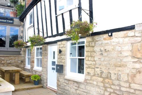 1 The Cottage, Studio Apartment, Ye Olde Barn Apartments, Stamford, Lincolnshire