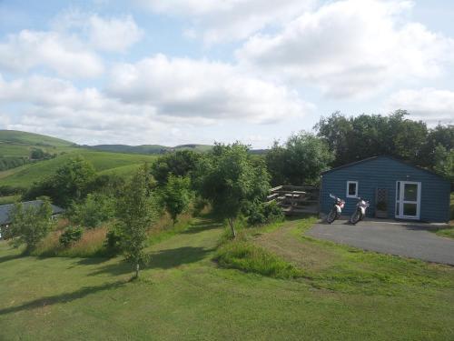 4 Bedroom Holiday Lodge in Welsh Hillside Woodland