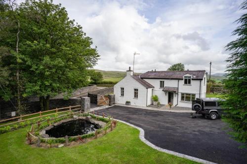 Exclusive Private Gatehouse - 3 bedrooms - 2 Bathrooms - Spectacular Howgill Views, Ingmire Hall, Cumbria