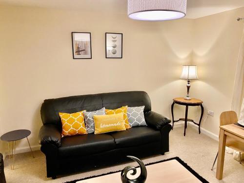 Superior Two-Bed Apartment with Free Parking, CV1 Coventry