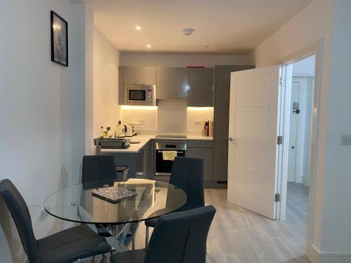 Central Milton Keynes Hub Two bedroom & two bathrooms serviced apartment