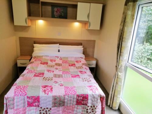 Static Caravan Hire Sand Le Mere Holiday Village