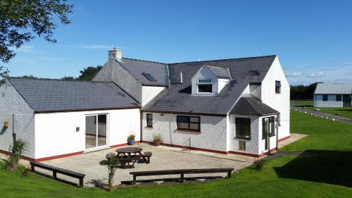 Rural tranquillity just 2-miles from Newgale Beach