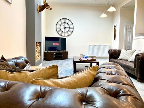 Luxurious 2 Bedroom Apartment in Elgin - Free Parking, Free WiFi - Lesmurdie House, Elgin, Moray