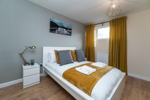 Beautiful 2 bed Apartment, Sleeps 5 with FREE Parking and Netflix, Gateshead, Tyne and Wear
