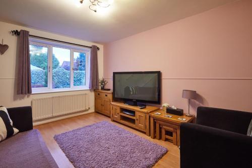 Cosy 2 Bed House near City Centre with Private Garden