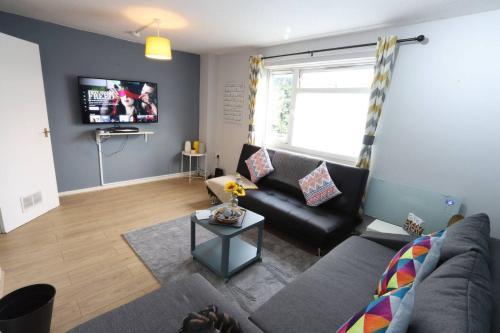 Family and Contractors HS2 NEC Airport 3beds Homebase
