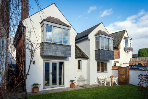 Quay House - Waterside eclectic style character home, Topsham, Devon