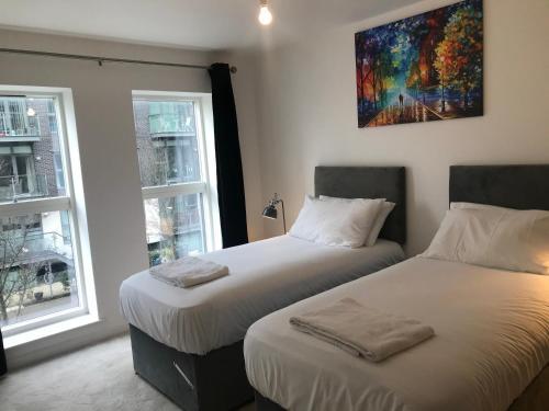 Sterling River view Apartment, Greenhithe 4 with Netflix & Spotify