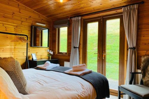 Luxury Farm Cabin in the Heart of Wales, Saint Hilary, Glamorganshire