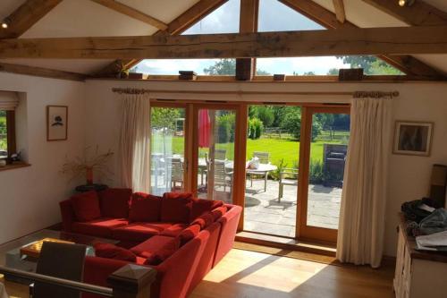4 Bed Ensuite Rural Contemporary Airy House, Brook, Surrey