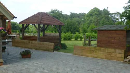 Sleeps 6 Rural Contemporary Oak Framed Light Airy House with Far Reaching Views in AONB