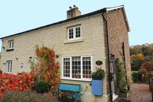 Railway Cottage Yorkshire Moors, Hot Tub, Dog Friendly, Garden, Great area to explore!, Pickering, North Yorkshire