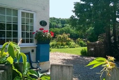 Railway Cottage Yorkshire Moors, Hot Tub, Dog Friendly, Garden, Great area to explore!