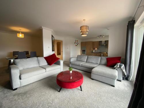 The Duplex Nairn- Spacious 3 Bedroom with sunny balcony, Nairn, Highlands