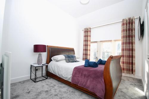 Historic Luxury - 2Bed & 2Bath Apartment-Free Parking & WiFi, Elgin, Moray