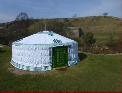 Luxury Yurt with Hot Tub, Chwilog, Gwynedd