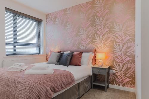 Beautiful Modern Décor Apartment in the Centre of Slough, Slough, Berkshire