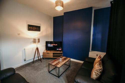 NEWLY REFURBISHED PROPERTY, Near Town Centre and BAE