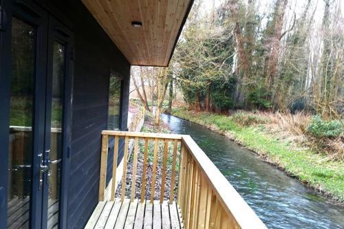 Arc Pod-HotTub-HuntersMoon-Warminster-Bath