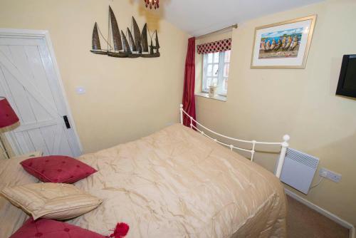 1 bedroomed Cottage near quay