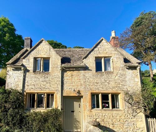 Magical Cottage in a Hidden Cotswolds Valley