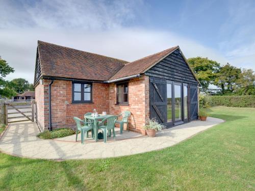 Cozy Holiday Home in Bodle Street Green with Garden