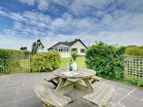Spacious Holiday Home in Mowrenstow near Sea, Morwenstow, Cornwall