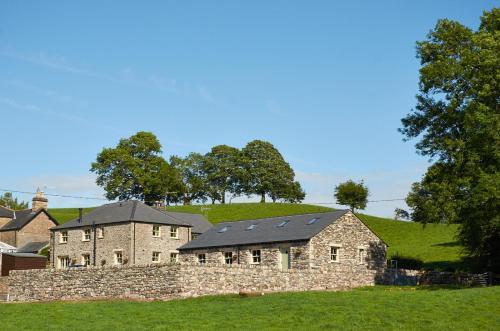 Helm Mount Lodge & Cottages