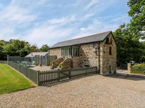 Beautiful Stone Cottage in Dunmere with Garden, Bodmin, Cornwall