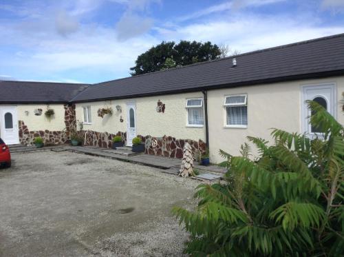 Howard Farm Holiday Cottages, Stratton, Cornwall