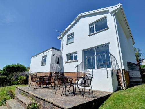 Magnificent holiday home in Georgeham near Beach
