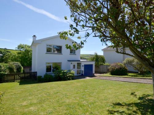 Magnificent holiday home in Georgeham near Beach
