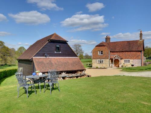 Tranquil Holiday home in Groombridge Kent with Balcony, Groombridge, East Sussex