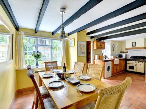 Charming holiday home in Cornwall with garden, West Looe, Cornwall