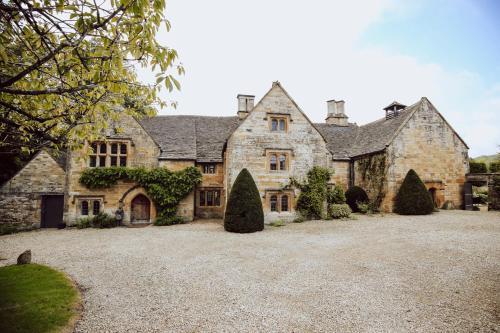 Temple Guiting Chateau Sleeps 10 WiFi, Temple Guiting, Gloucestershire