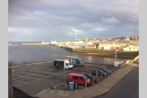 Centrally located 1 bed modern flat with harbour views, Wick, Highlands
