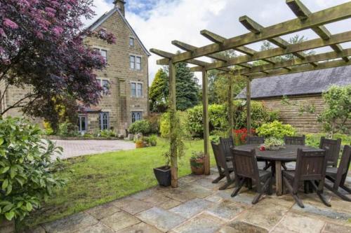 Bronte Chapel Retreat With Hot Tub, Oxenhope, West Yorkshire