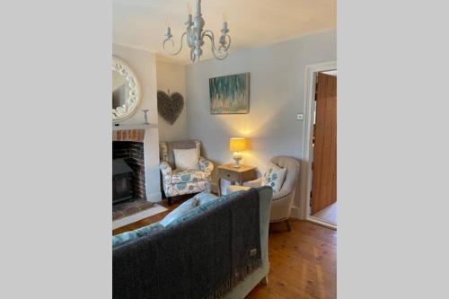 Angel Cottage, Boxgrove, Chichester - Relax and Unwind, Tangmere, West Sussex