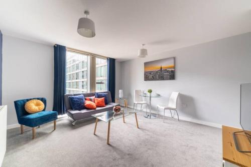 Stunning Central Apartment with Free Secure Parking, WiFi and Netflix by HP Accommodation, Milton Keynes, Buckinghamshire