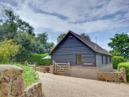 Cozy Holiday Home in Robertsbridge Kent amidst Forest, Brightling, East Sussex
