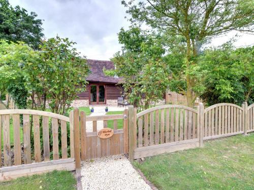 Rustic Holiday home in Cranbrook Kent with Lawn