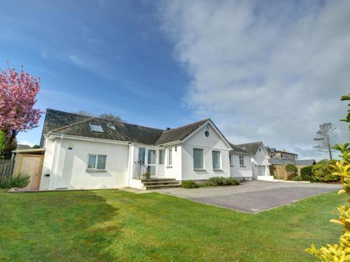 Luxurious holiday home in Constantine Bay with a Garden, Saint Merryn, Cornwall