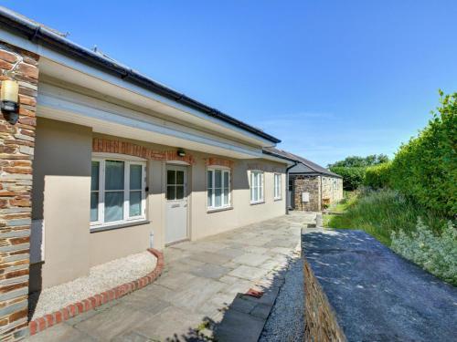 Lovely holiday home in Edmonton with Garden, Whitecross, Cornwall