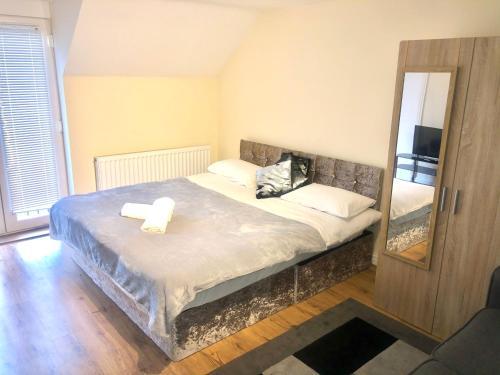 Luxury studio apartment Central Luton