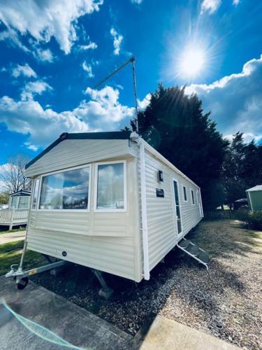 Lakeside Holiday rentals - Trieste, Great Billing, Northamptonshire