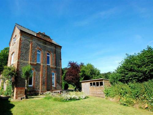 Holiday Home Eatenden Tower, Mountfield, East Sussex