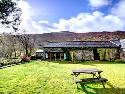 Holiday Home Farm Studio, Llanfihangel-Bryn-Pabuan, Powys