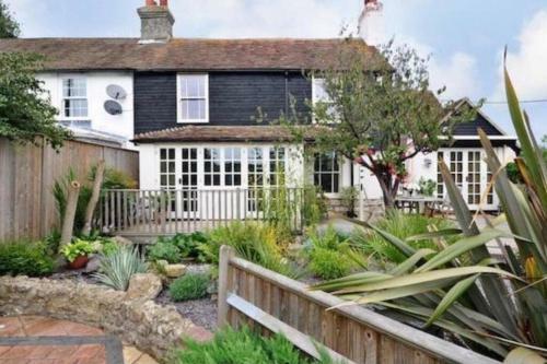 Luxury Country Cottage, Smeeth, Kent