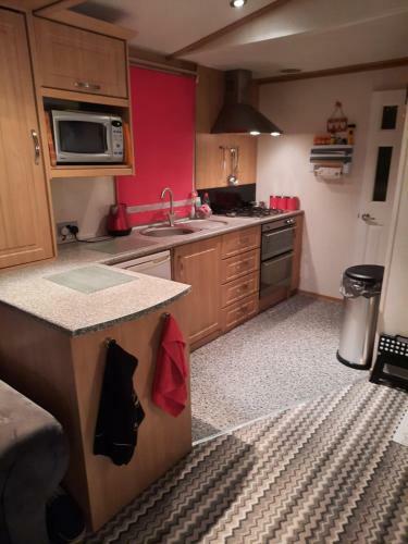 Lovely 2-Bed static caravan